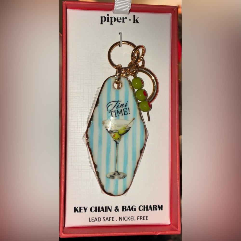 PIPER K Retro Style Motel Hotel Key Tini Time Olives Keychain Bag Charm NEW NWT